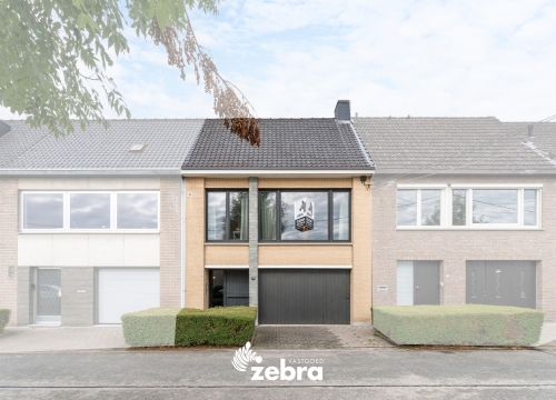 Op te frissen woning met veel potentieel op een perceel van 250 m² vlakbij centrum Roeselare!