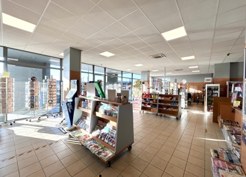 Veelzijdig handelspand op commerciële topligging in het centrum van Tielt!