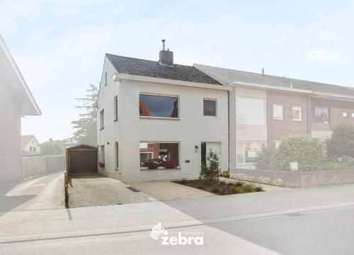 Gerenoveerde halfopen bebouwing met 4 slaapkamers in centrum Tielt!