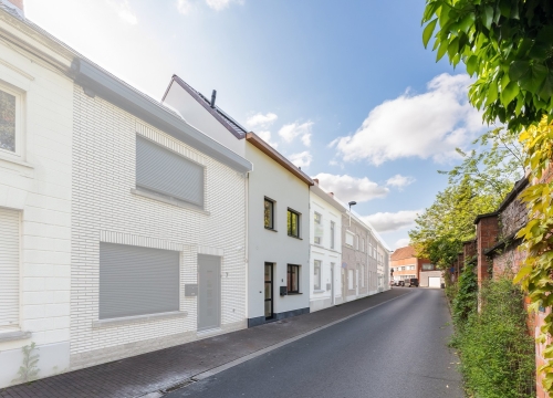 Volledig gerenoveerde woning met een uitzonderlijk EPC-label A te centrum Roeselare!