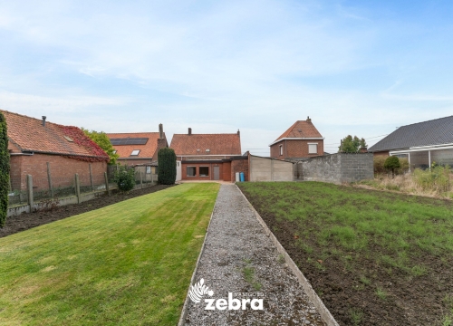 Op te frissen woning met 5 slaapkamers & dubbele garage op een landelijke ligging!