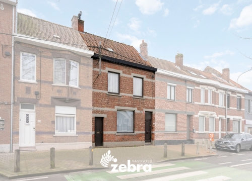 Op te frissen woning met 3 slaapkamers in hartje Roeselare!