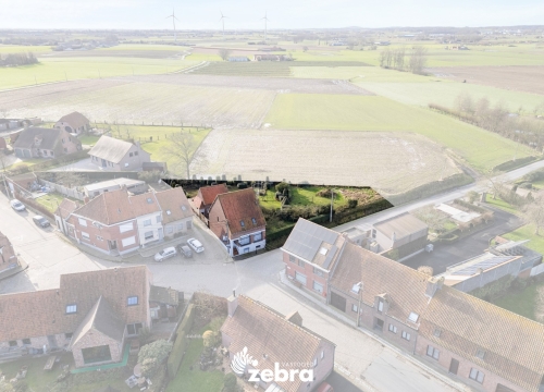 Te renoveren alleenstaande woning met prachtig vergezicht te Geluwe (Wervik)!