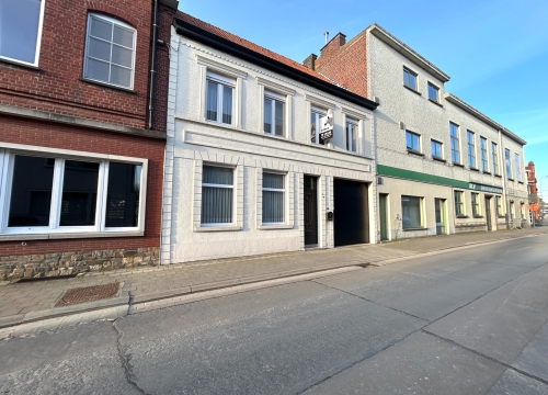 Instapklare woning met 3 slaapkamers en garage nabij het centrum van Tielt (Meulebeke)!