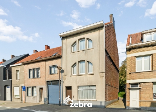 Ruime HOB met 5 slaapkamers en loods te centrum Tielt!