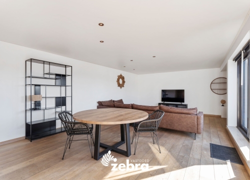 Lichtrijk appartement met twee slaapkamers te centrum Deerlijk!