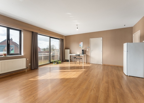 Instapklaar appartement met 2 slaapkamers op wandelafstand van de markt van Oostrozebeke!