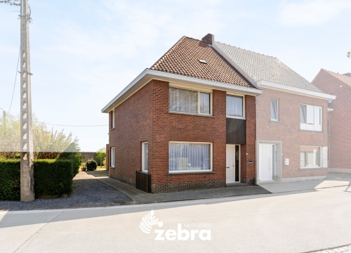 Ruime halfopen woning met drie slaapkamers en veel mogelijkheden te Ingelmunster!
