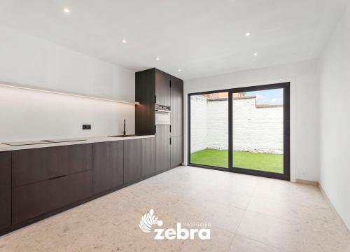 Volledig gerenoveerde woning met 3 slaapkamers en mogelijkheid tot aankoop garage te Izegem!