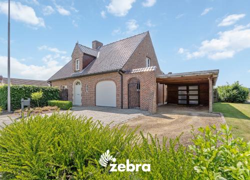 Open bebouwing met drie slaapkamers en 2 badkamers te Ingelmunster!