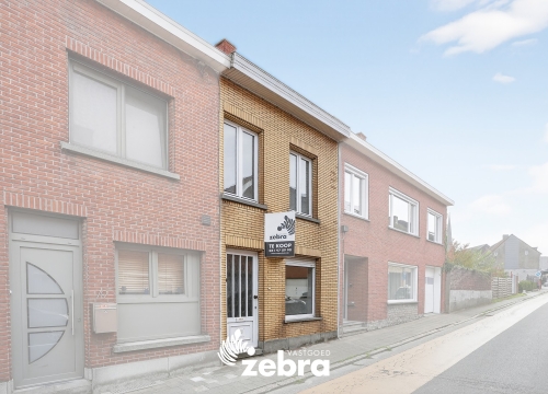 Stadswoning met twee slaapkamers en koer in centrum Tielt!