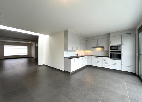 Instapklare woning met zonnige tuin te Rumbeke (Roeselare)!