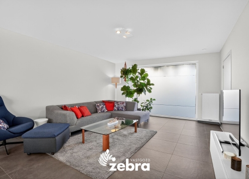 Instapklare woning met 4 SLK, 2 BADK en GARAGE!