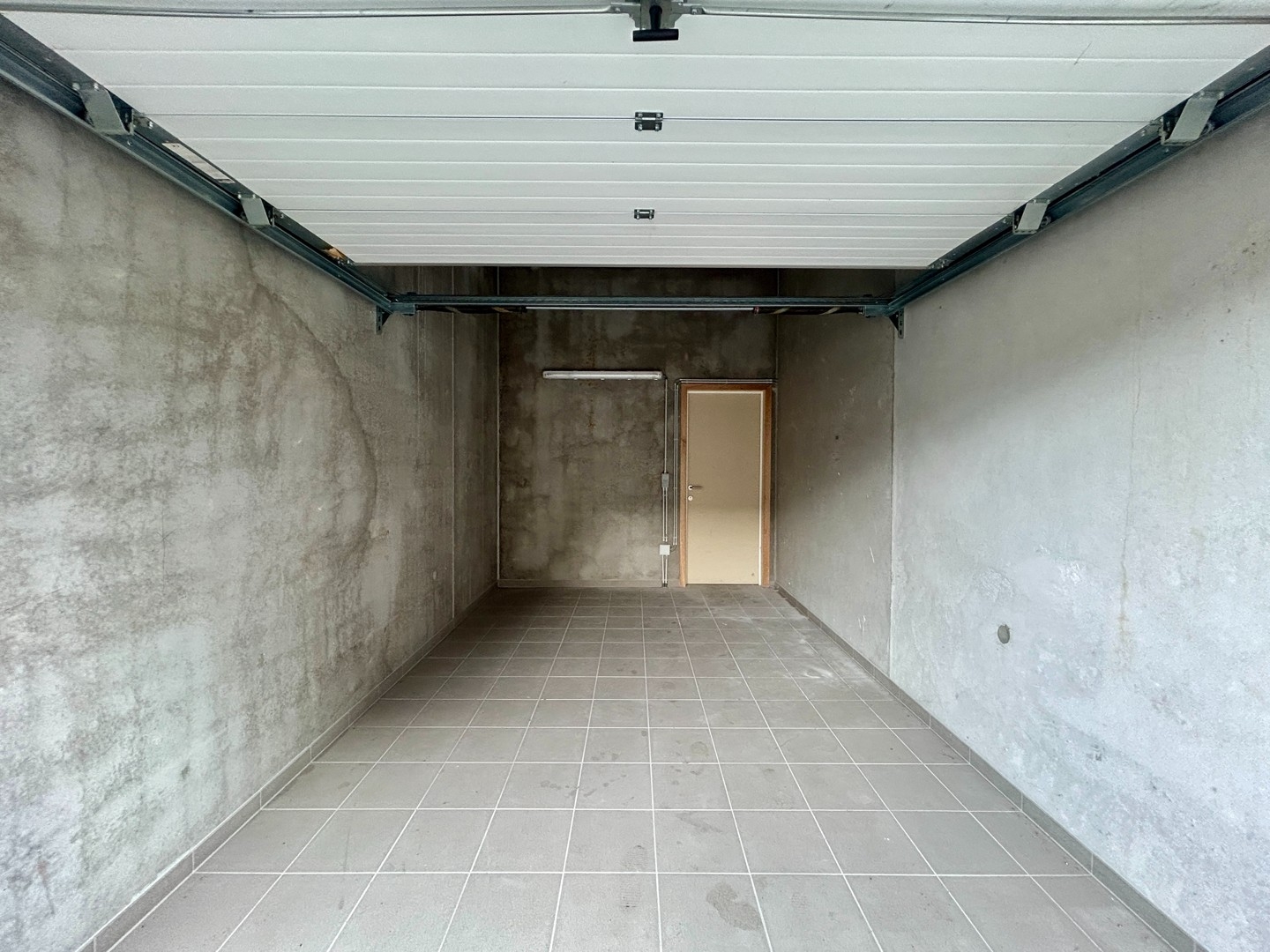 Ruime garagebox in residentie Luminis te centrum Meulebeke!