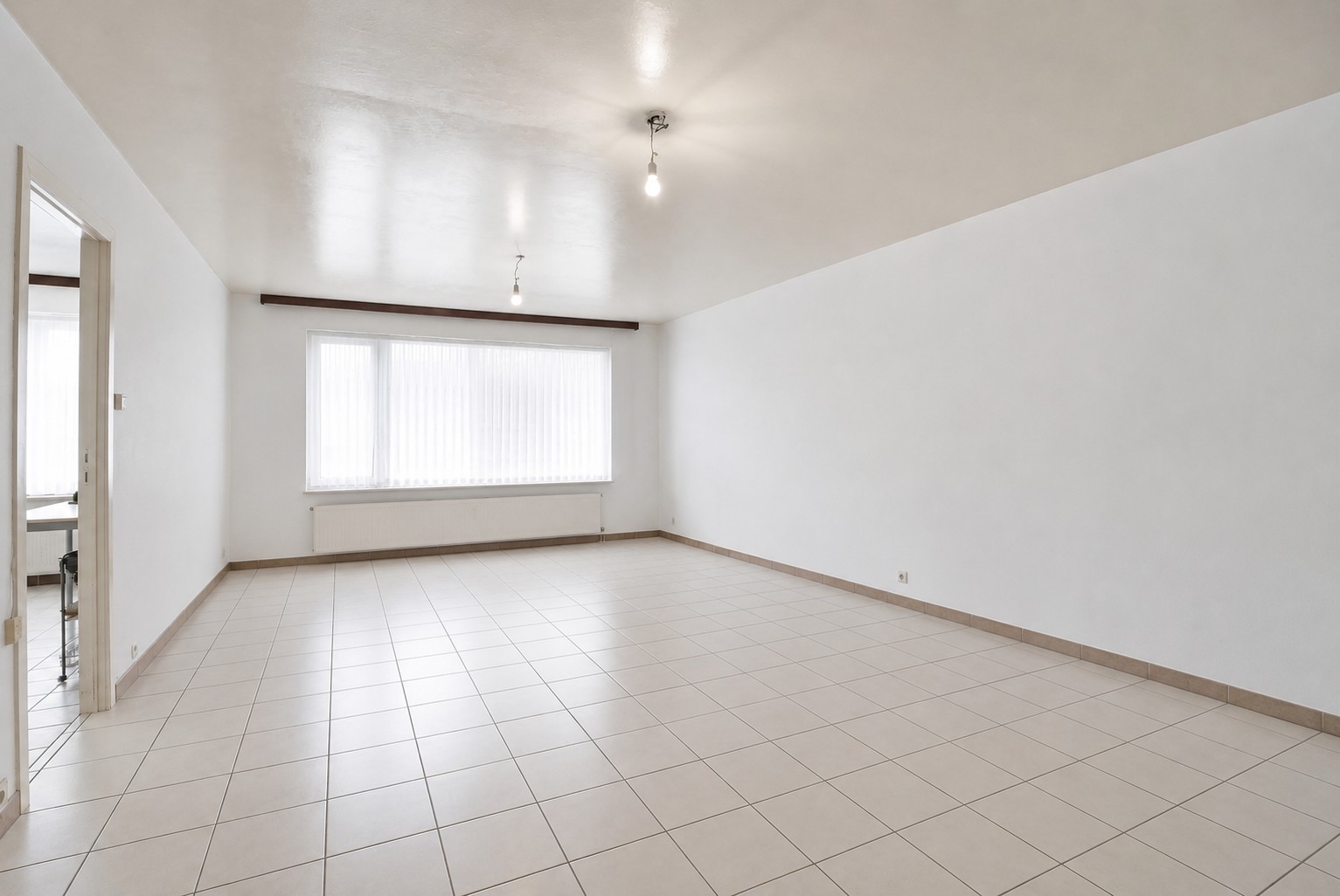 Lichtrijk appartement met 2 slaapkamers en terras – EPC D in hartje Tielt!
