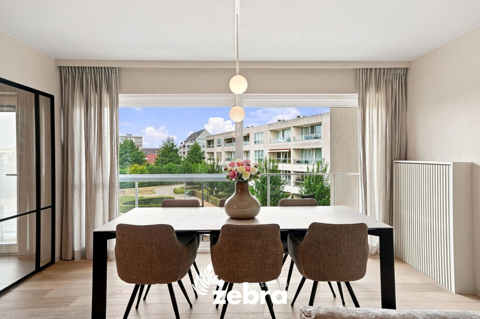 Hoogwaardig gerenoveerd appartement in rustige Residentie!