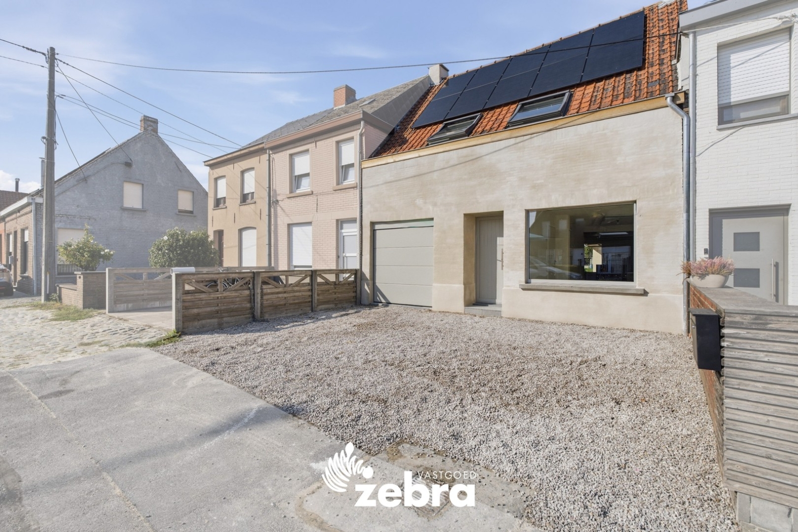 Gerenoveerde woning met 3 slaapkamers en tuin te Oostrozebeke!