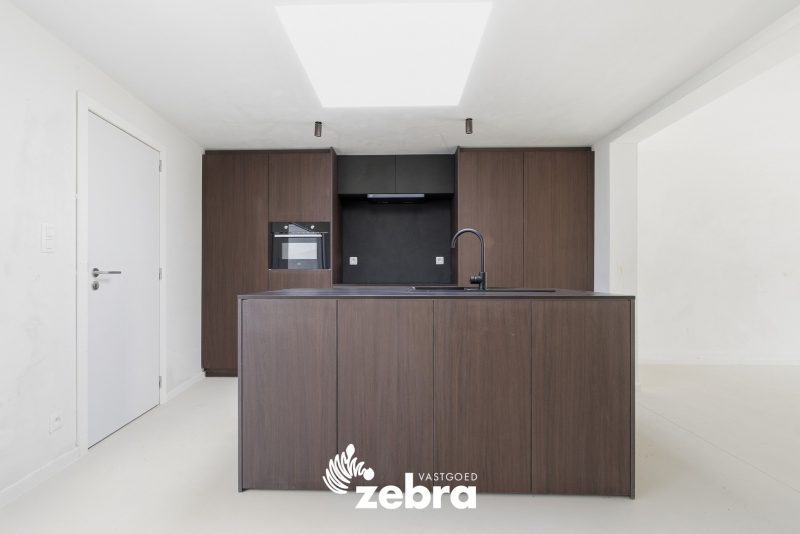 Gerenoveerde woning met 3 slaapkamers en tuin te Oostrozebeke!