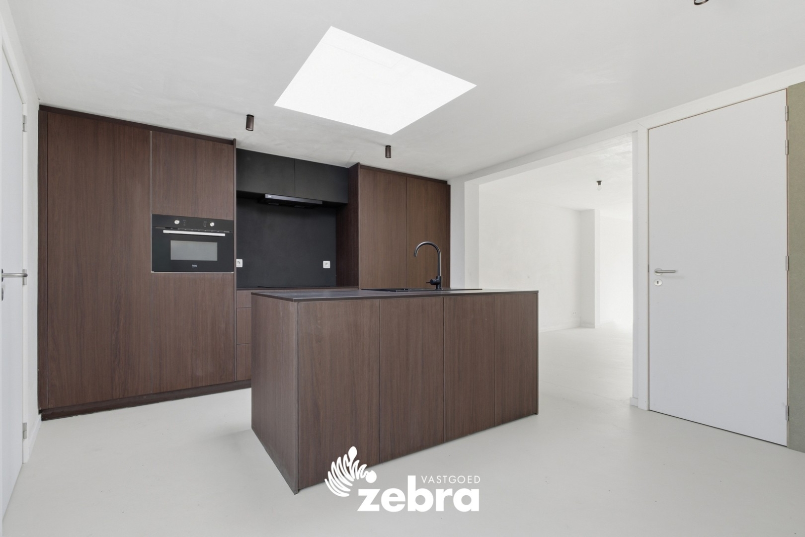 Gerenoveerde woning met 3 slaapkamers en tuin te Oostrozebeke!
