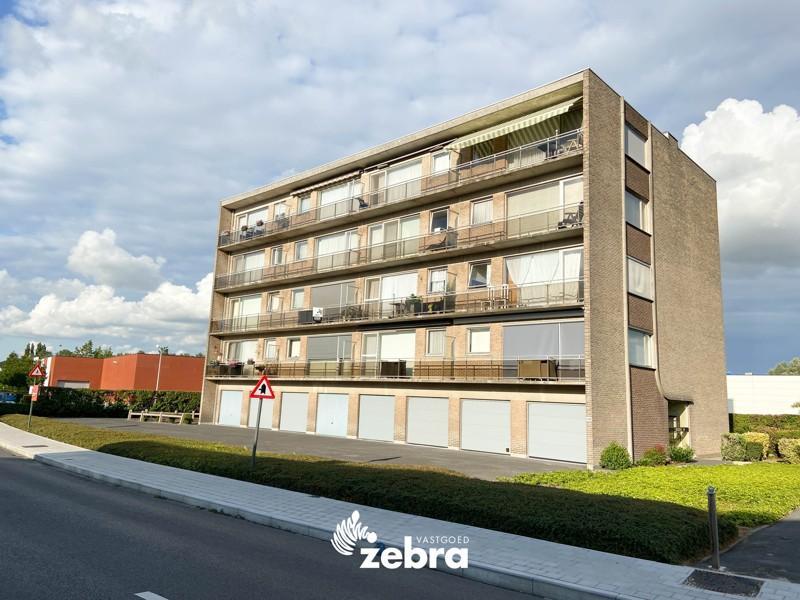 Lichtrijk appartement met twee slaapkamers en garage te Roeselare centrum!