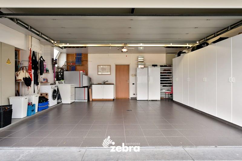 Tijdloze villa op een perceel van 2477 m² te Wevelgem!