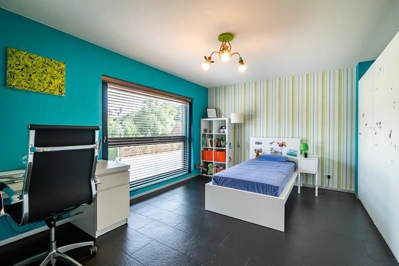 Luxueus afgewerkte woning met 3 slaapkamers en garage te Beveren (Roeselare)!