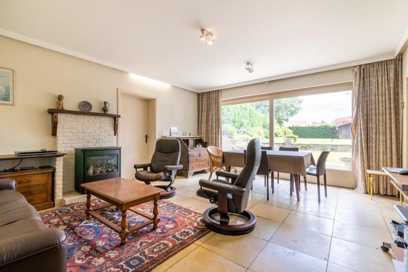 Exclusief te renoveren woning met mogelijkheid voor zelfstandige activiteit te centrum Moorslede!