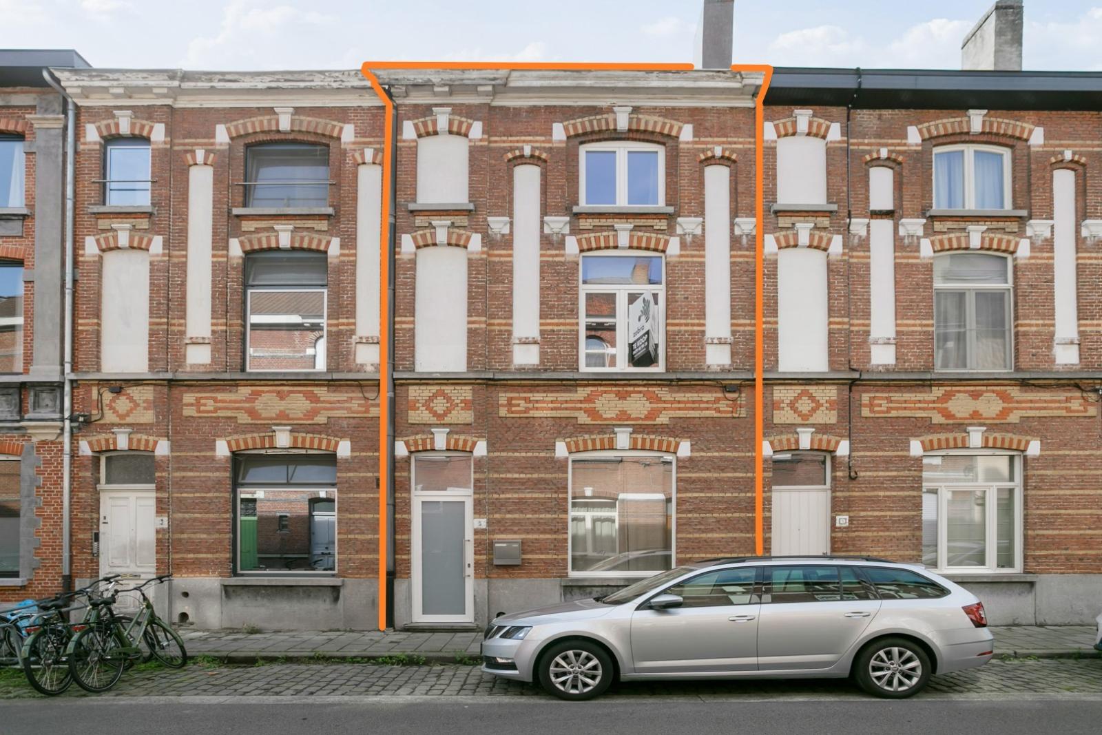 Op te frissen woning met 5 slaapkamers op een boogscheut van centrum Gent!