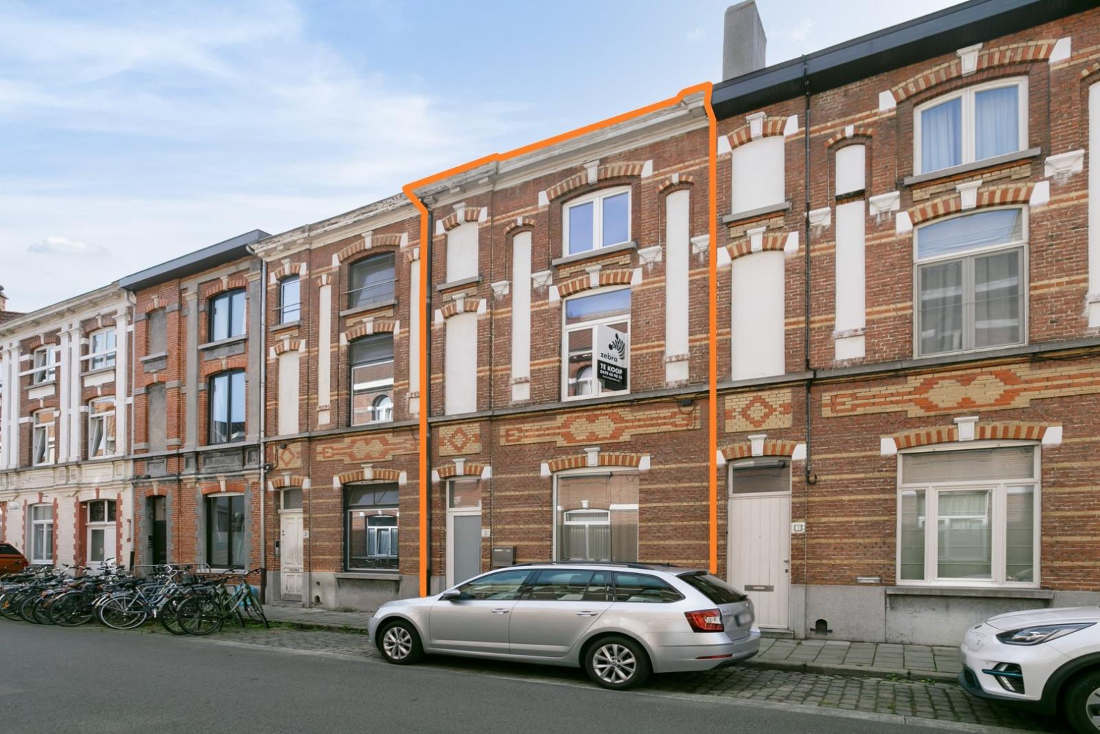 Op te frissen woning met 5 slaapkamers op een boogscheut van centrum Gent!