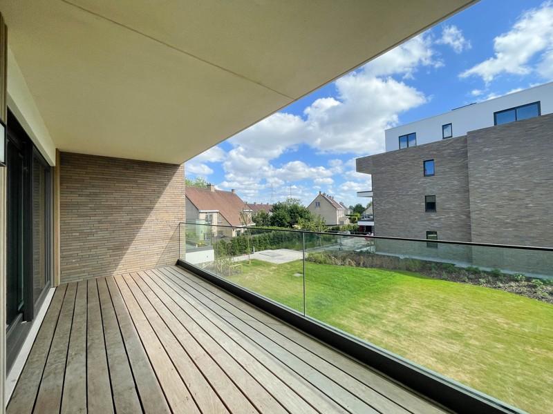 Volledig afgewerkt 2-slaapkamerappartement met terras en garage te Beveren (Roeselare)!