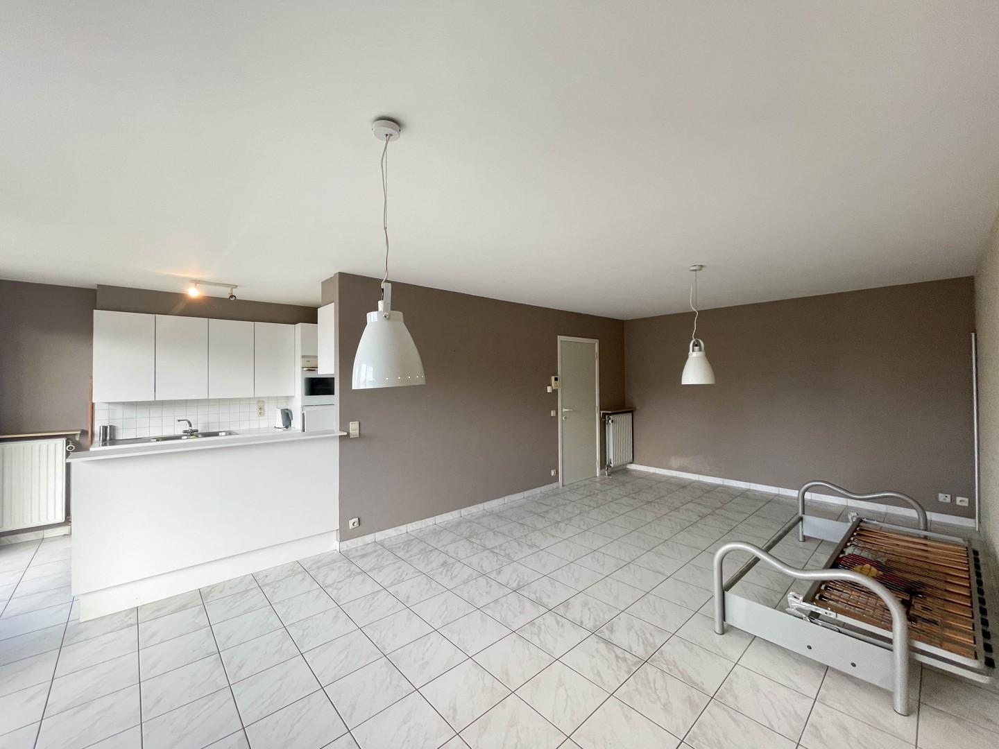 Instapklaar & centraal gelegen appartement met balkon te Roeselare!