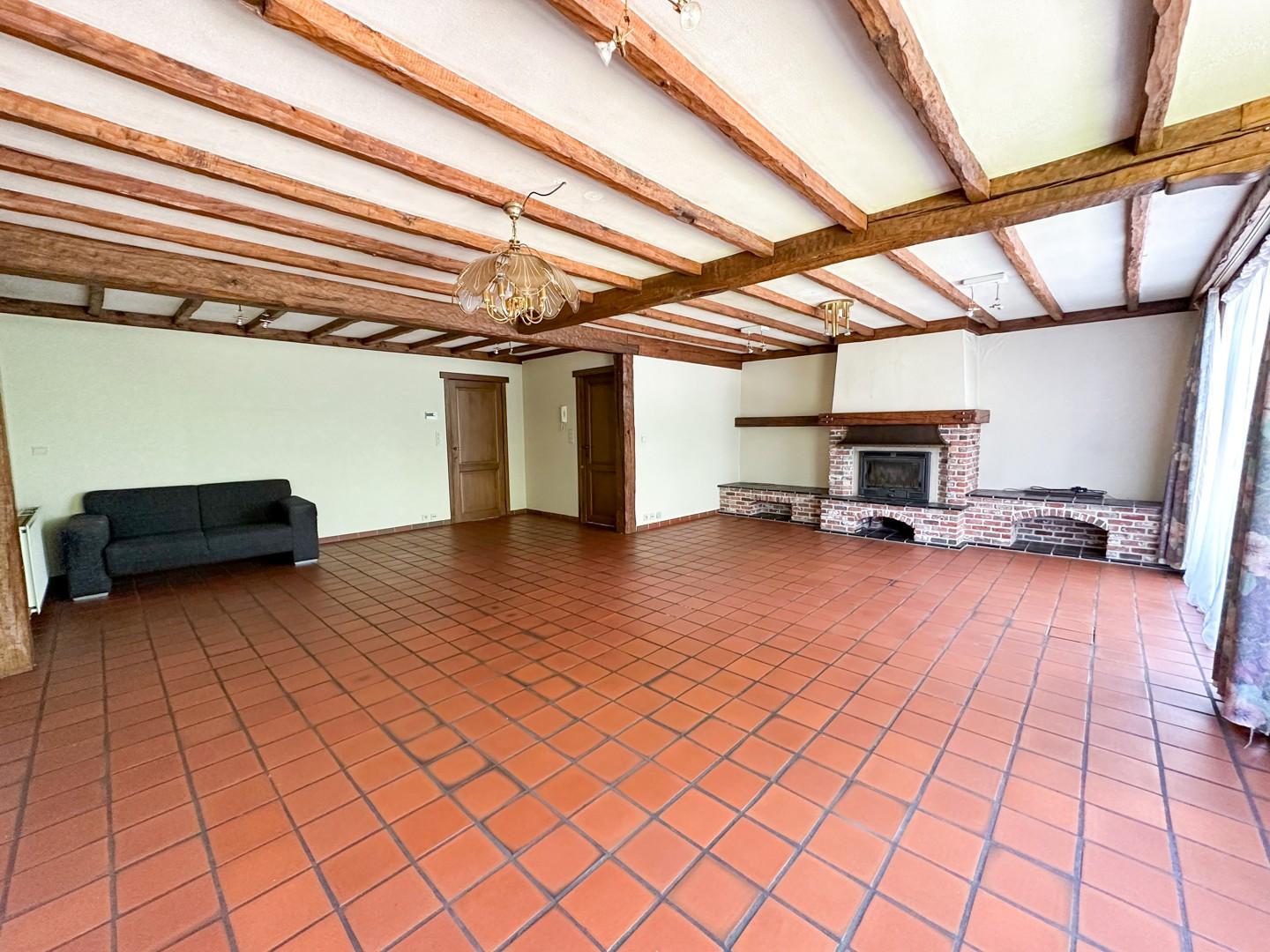 Instapklaar appartement met 3 slaapkamers & zolder nabij centrum Zwevezele!