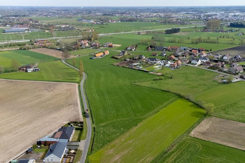 Gunstig gelegen landbouwgrond op een perceel van +/- 22.000 m²!