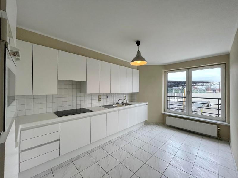Instapklaar appartement met 2 slaapkamers, garage en terras op wandelafstand van centrum Roeselare!