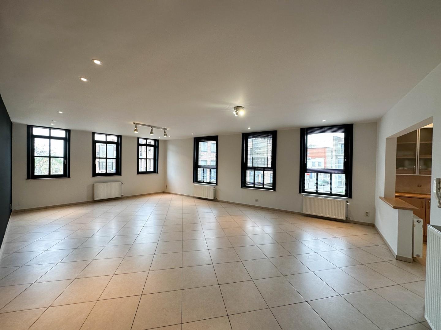 Recent gerenoveerd appartement met 2 slaapkamers in het centrum van Hooglede!