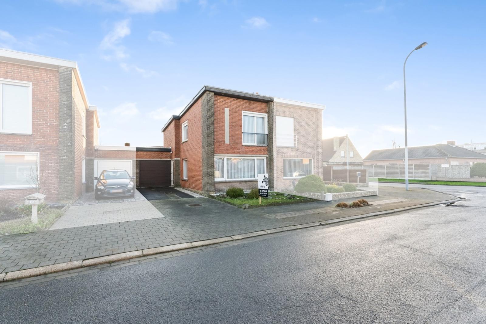 Halfopen woning nabij centrum Oostrozebeke!