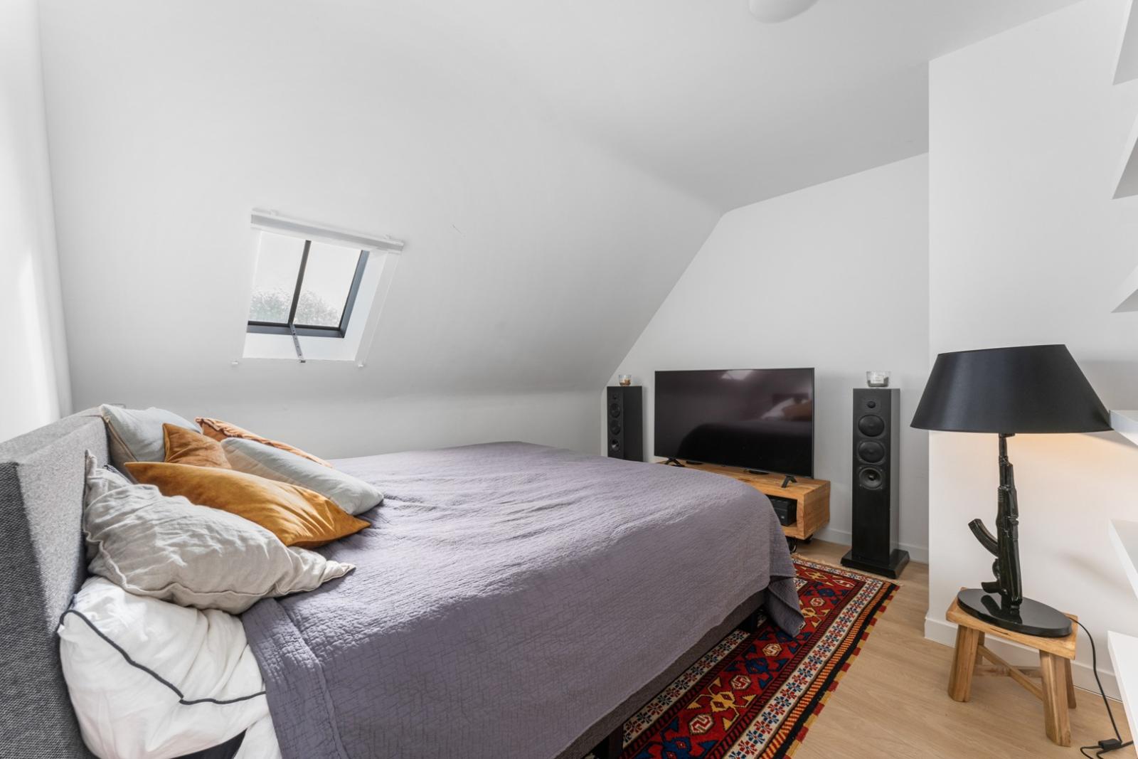 Gerenoveerde woning met 3 slaapkamers op een unieke locatie te Oostkamp!