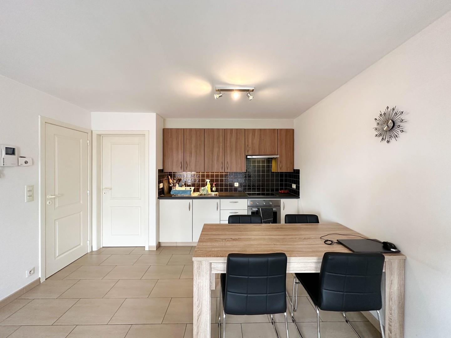 Instapklaar 1-slaapkamerappartement op wandelafstand van centrum Roeselare!