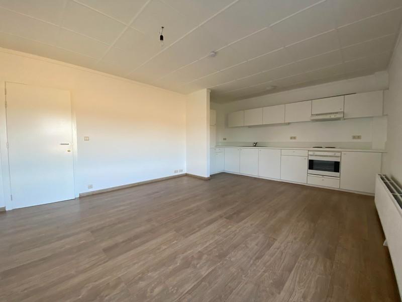 Gerenoveerd appartement met 1 grote slaapkamer en parkeerplaats te Gits!