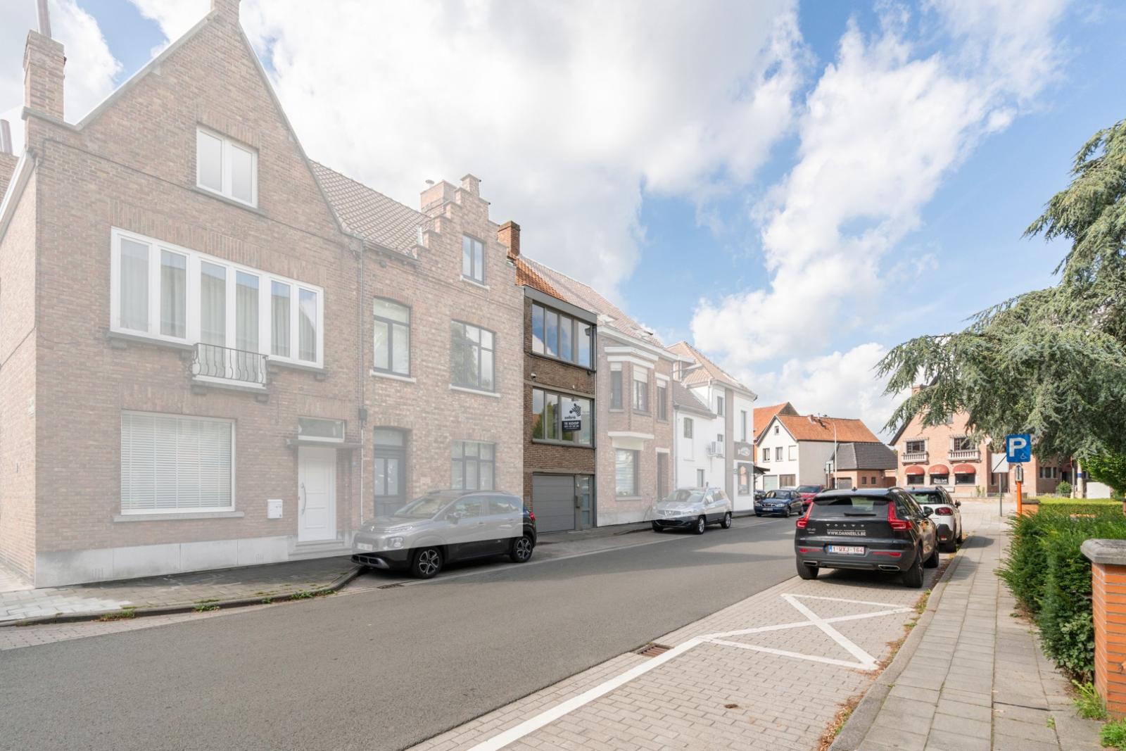 Instapklare woning met garage en stadstuin te Sint-Andries (Brugge)!