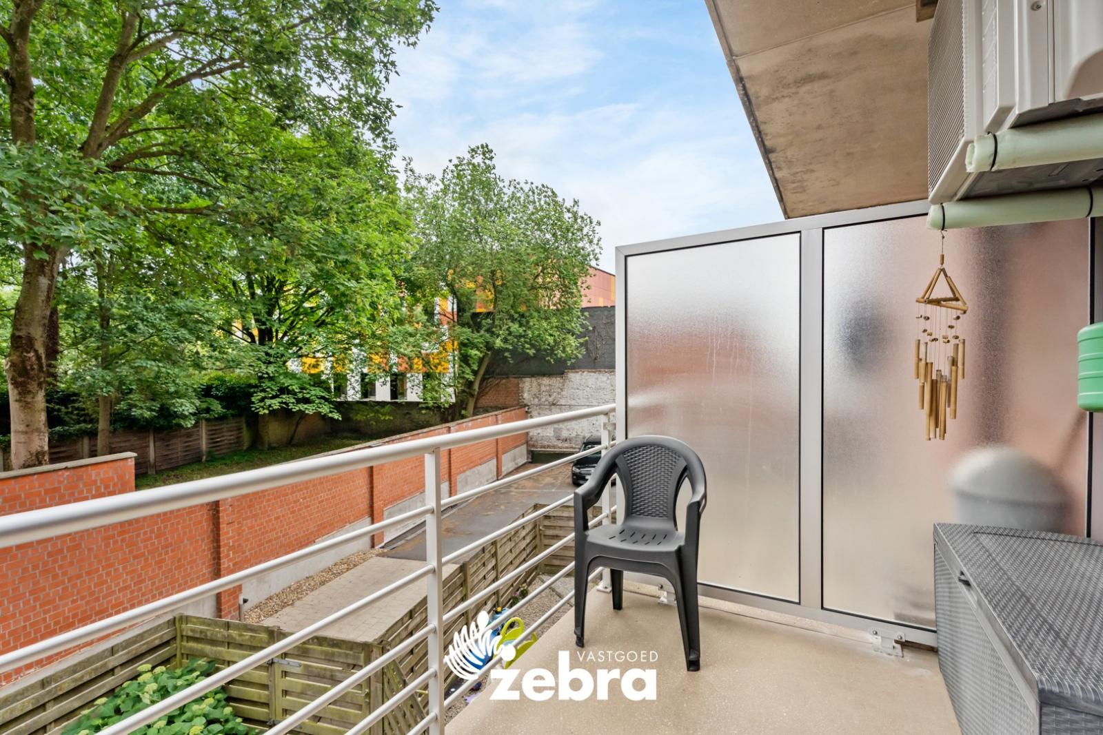 Instapklaar appartement met 2 slaapkamers in het centrum van Oostrozebeke!