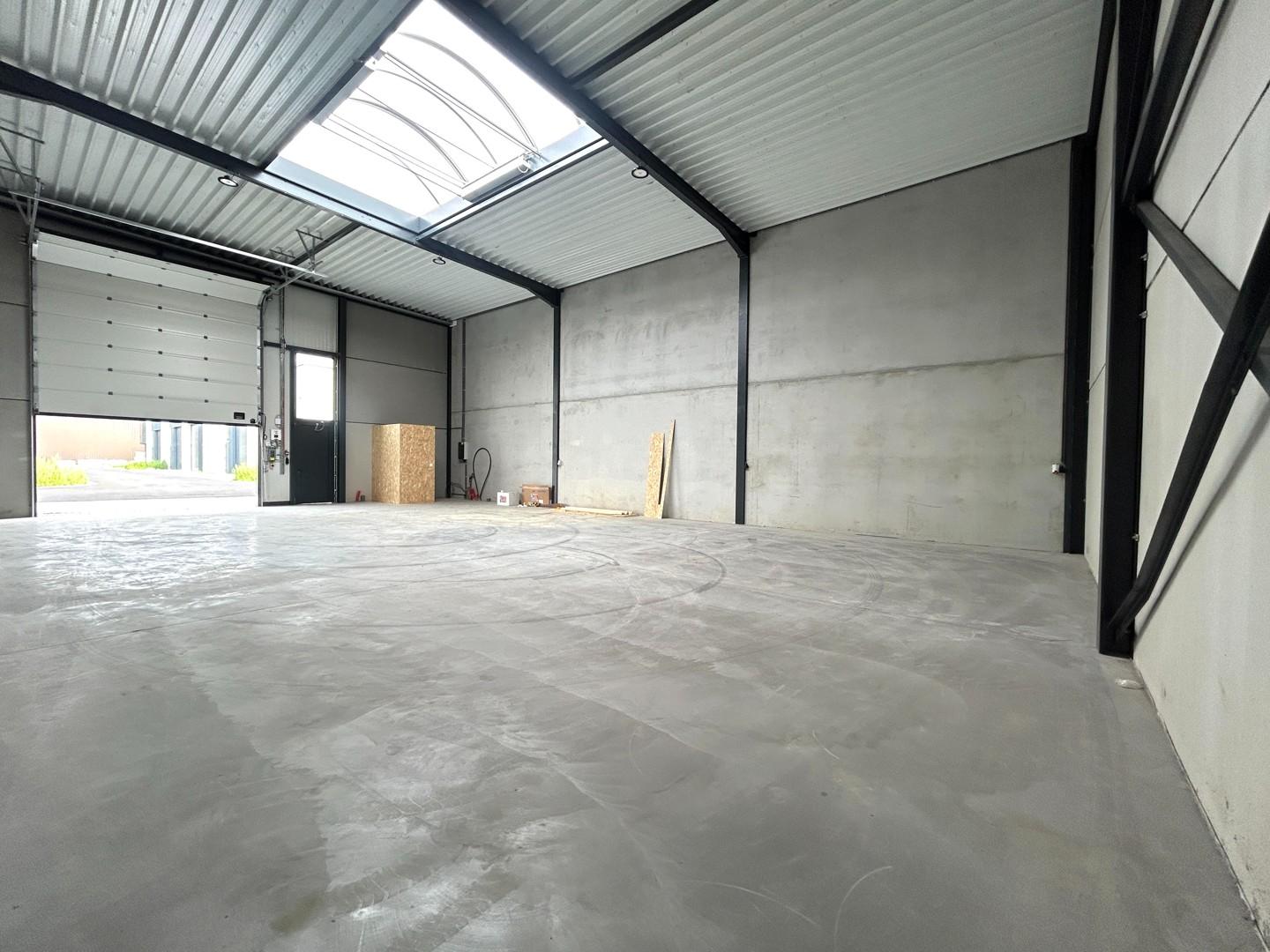 Uitstekend gelegen nieuwbouw KMO-unit te Clarysse Business Park Pittem!