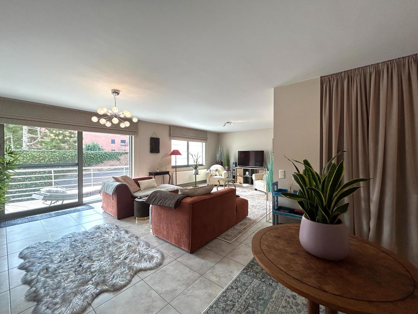 Instapklaar 2-slaapkamer appartement op wandelafstand van centrum Roeselare!