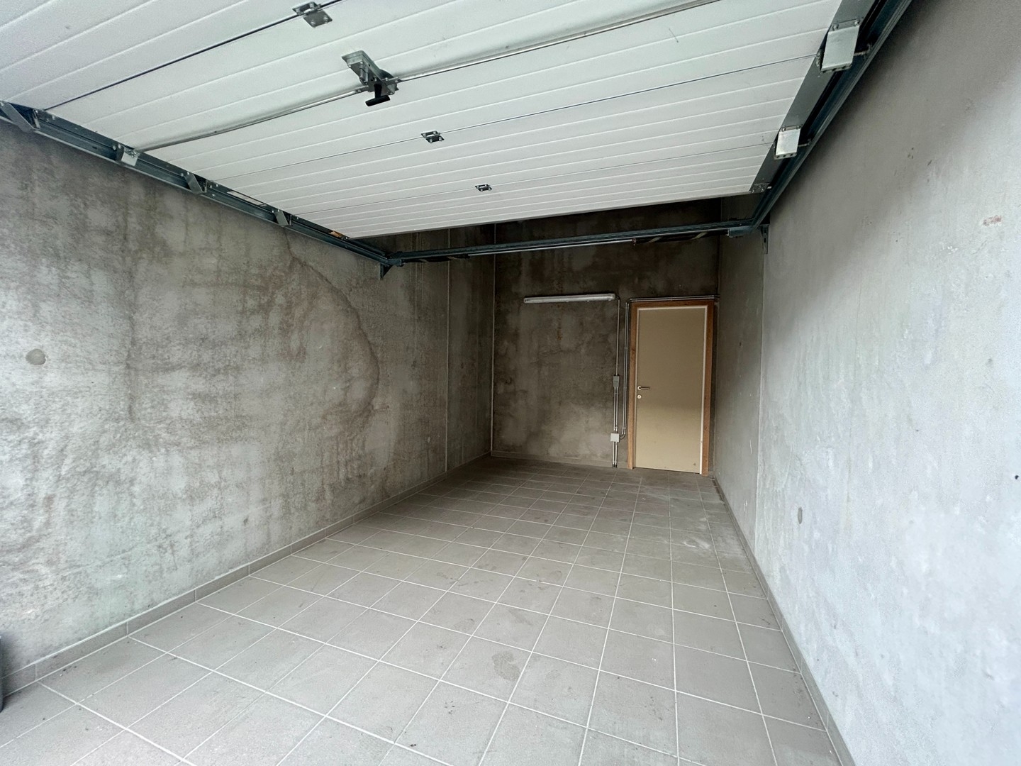 Ruime garagebox in residentie Luminis te centrum Meulebeke!
