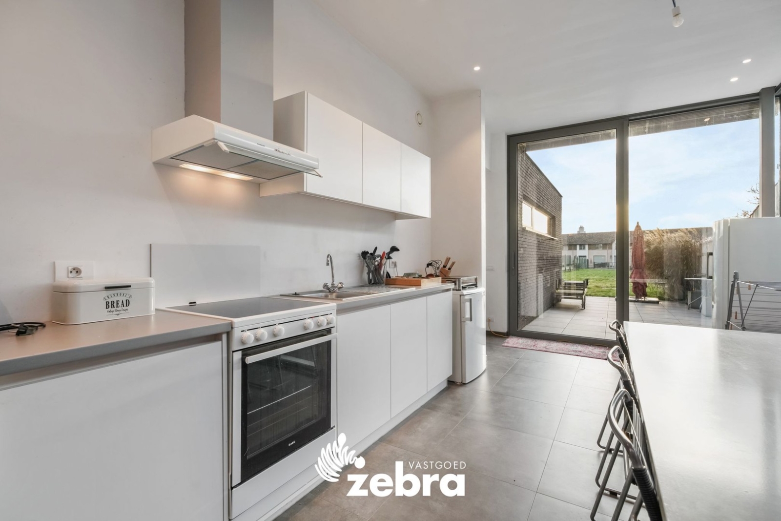 Ruime woning met mogelijkheid tot 4 slaapkamers te Roeselare!