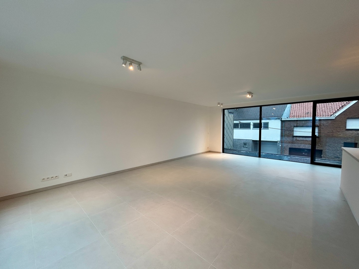 Instapklaar nieuwbouwappartement met 3 kamers & terras te Tielt!