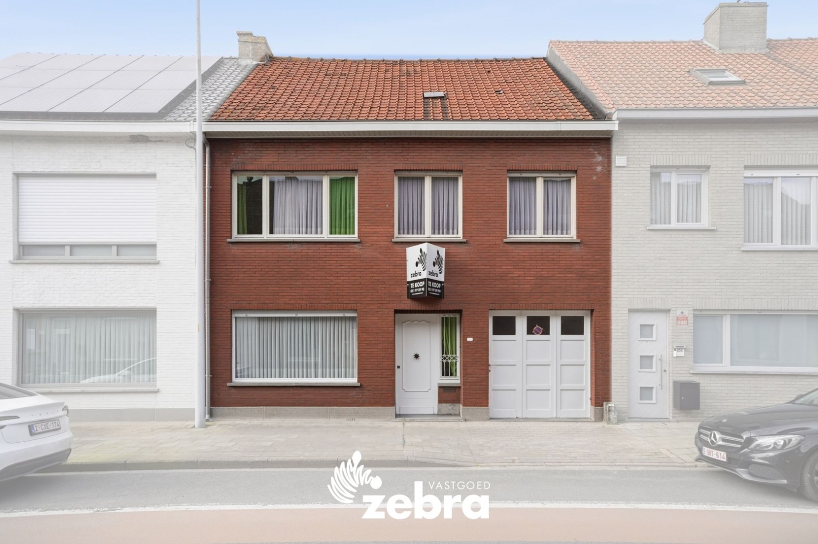 Te renoveren woning op ruim perceel in Eernegem!