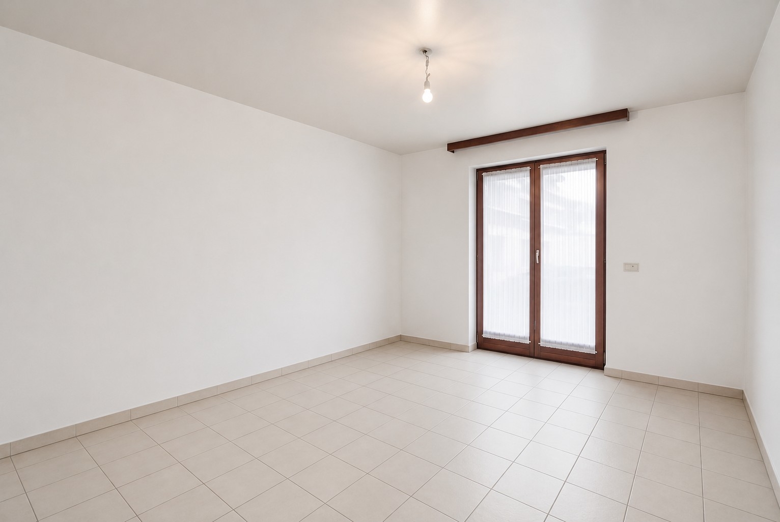 Gelijkvloers 2-slaapkamerappartement met terras en garage in centrum Tielt!