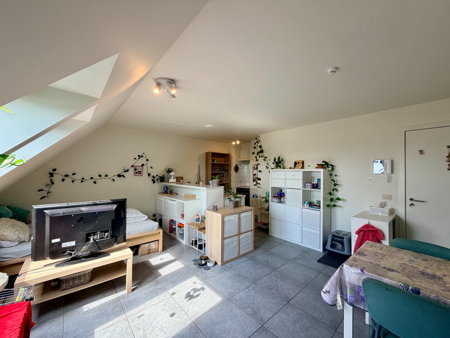 Instapklaar 1-slaapkamerappartement binnen de ring van Tielt!