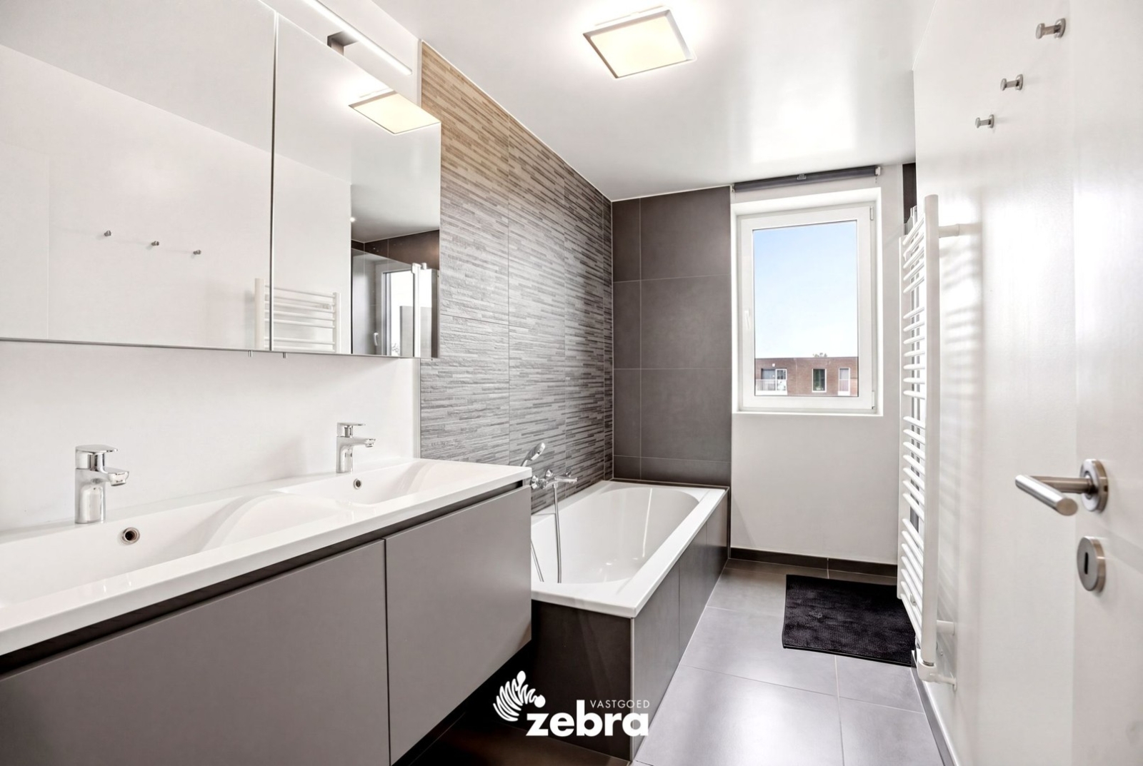 Jonge halfopen woning te Rumbeke!